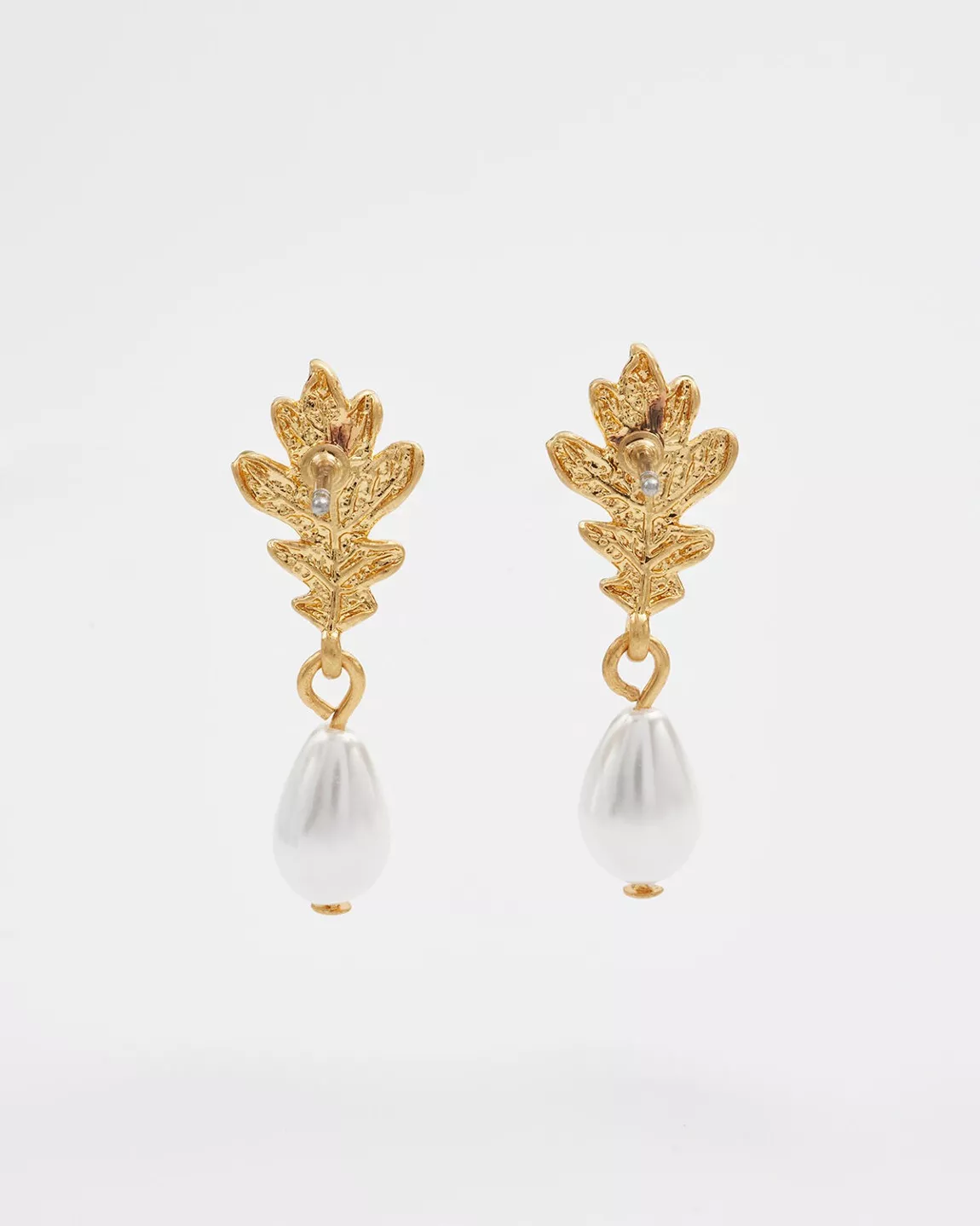 Ohrstecker mit Eichenblatt-Perlentropfen – Bild 4