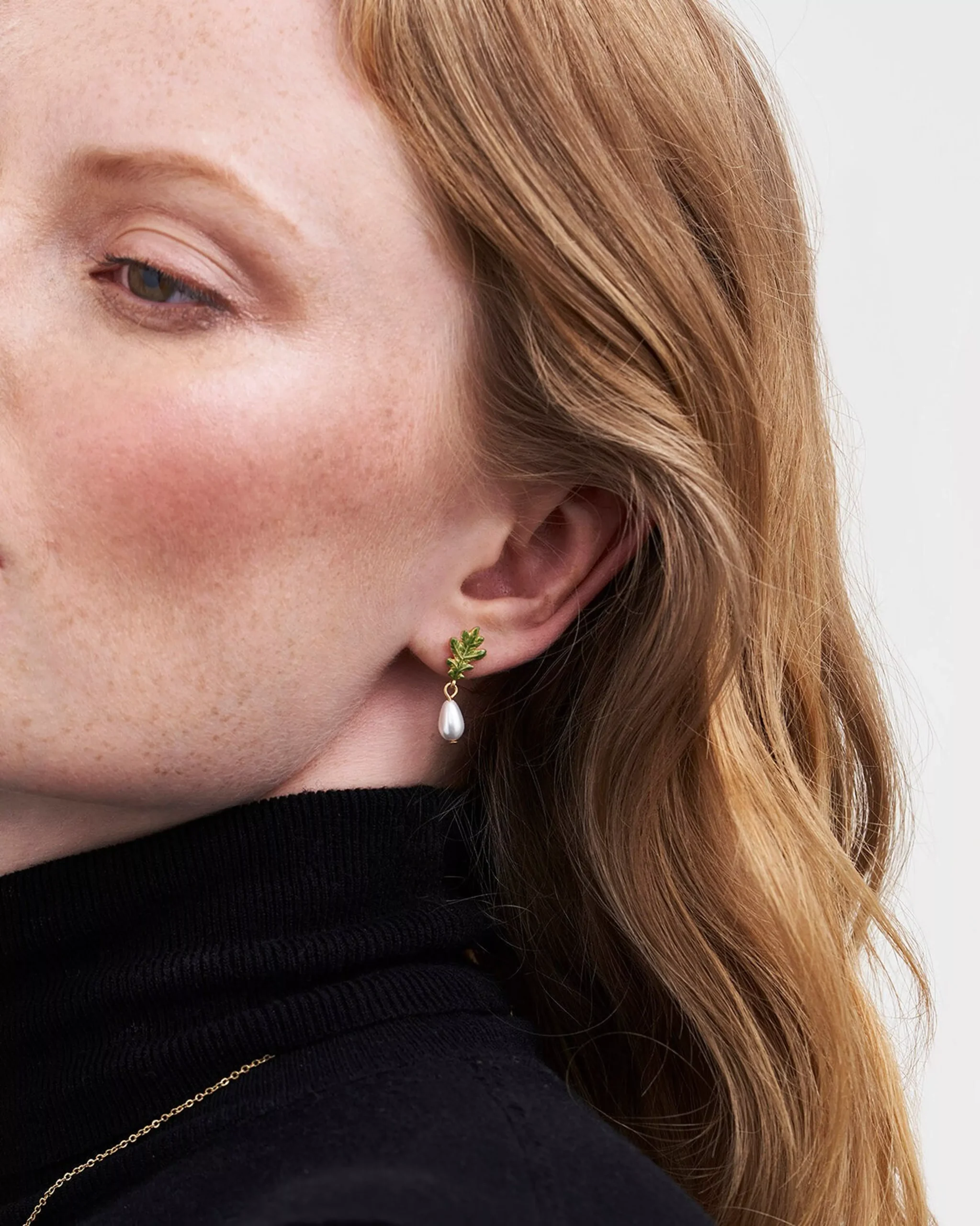 Ohrstecker mit Eichenblatt-Perlentropfen – Bild 5