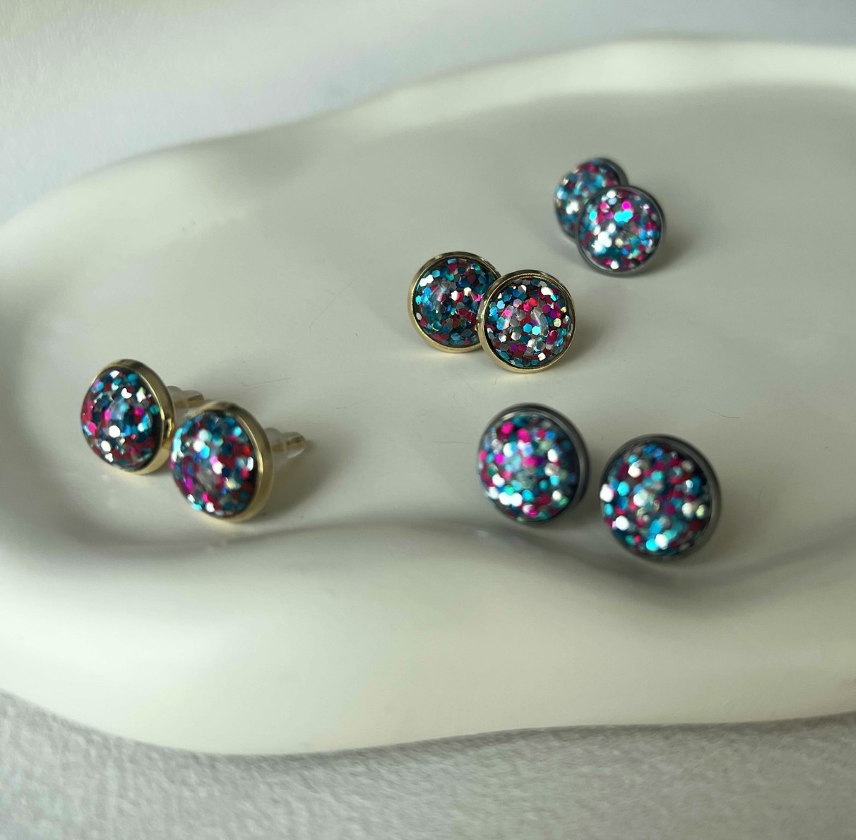 Konfetti Ohrstecker Bunt