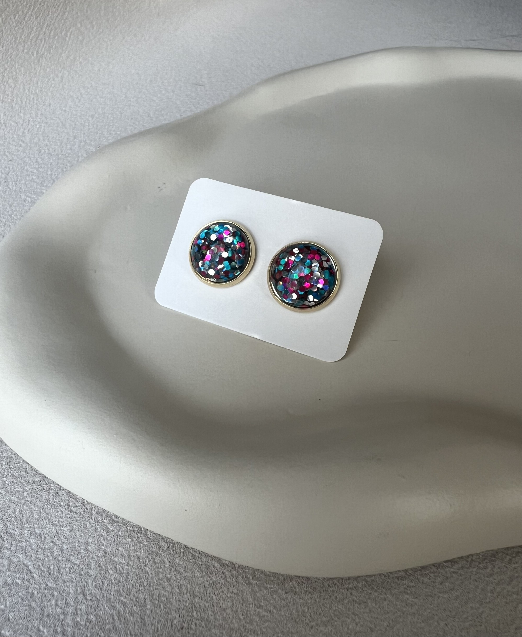 Konfetti Ohrstecker Bunt – Bild 4