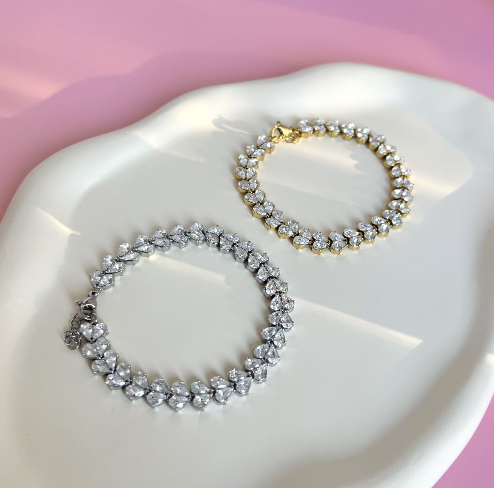 Heart to Heart Armband