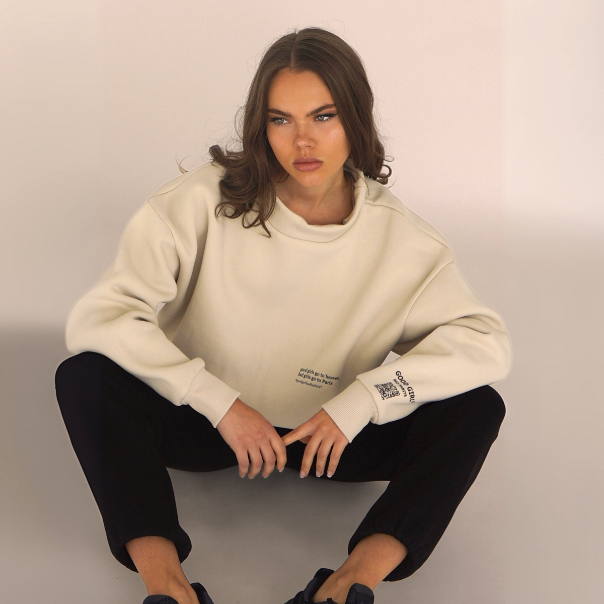 Hoodie "BAD GIRLS GO TO PARIS" – Bild 6